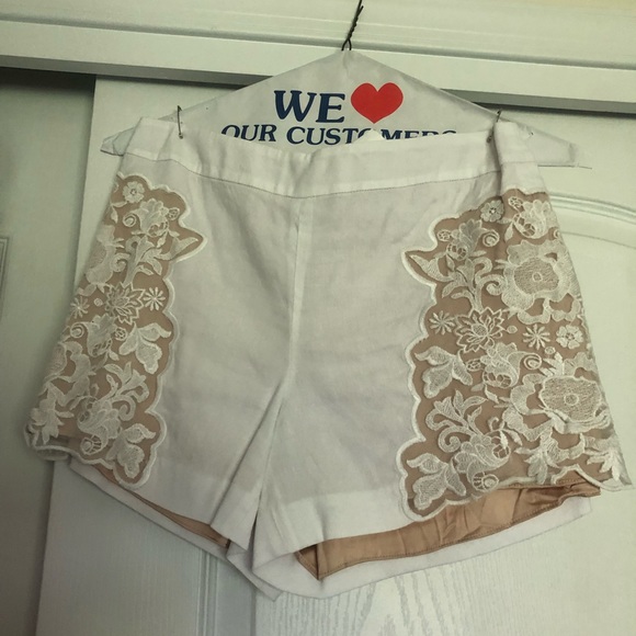 Alice and Olivia Blazer and Short Set - Picture 3 of 13